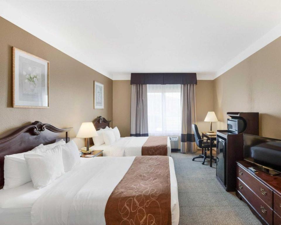 Comfort Suites Plainview Екстериор снимка
