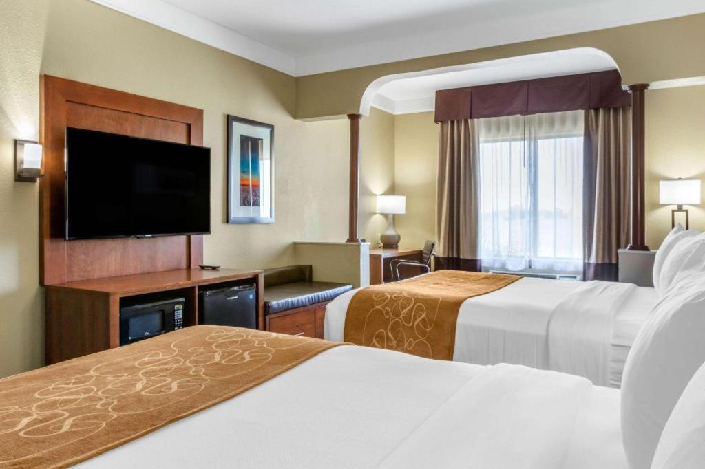 Comfort Suites Plainview Екстериор снимка