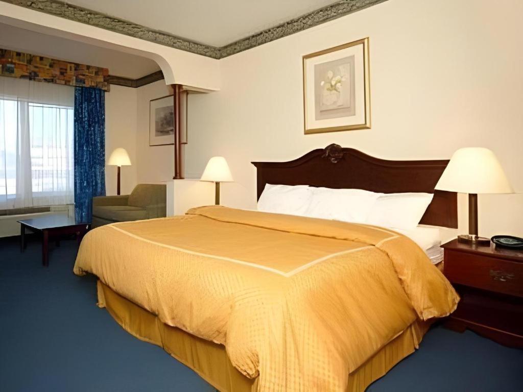 Comfort Suites Plainview Екстериор снимка