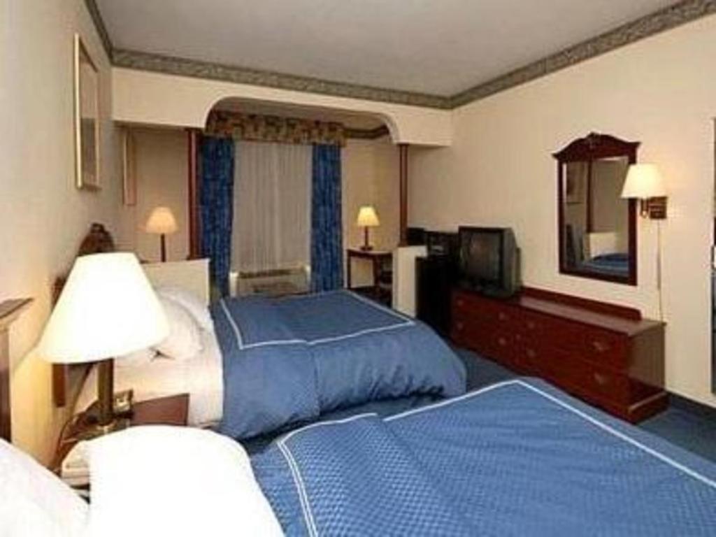 Comfort Suites Plainview Екстериор снимка