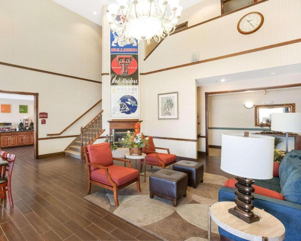 Comfort Suites Plainview Екстериор снимка