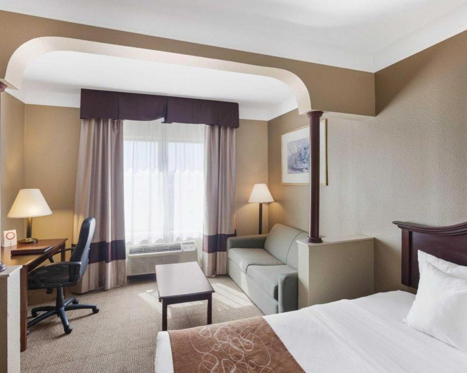 Comfort Suites Plainview Екстериор снимка