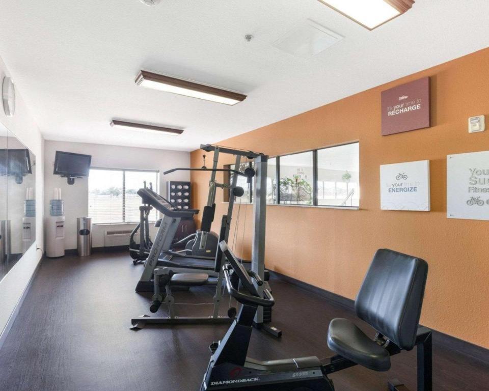 Comfort Suites Plainview Екстериор снимка