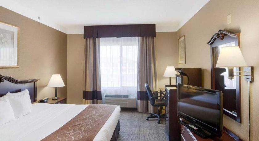 Comfort Suites Plainview Екстериор снимка