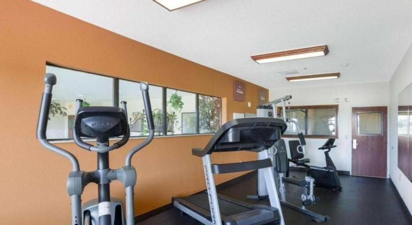 Comfort Suites Plainview Екстериор снимка
