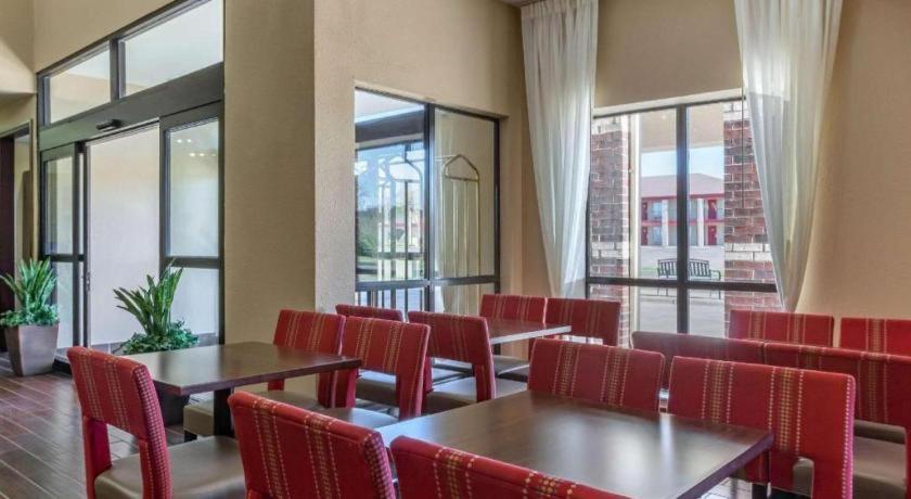 Comfort Suites Plainview Екстериор снимка
