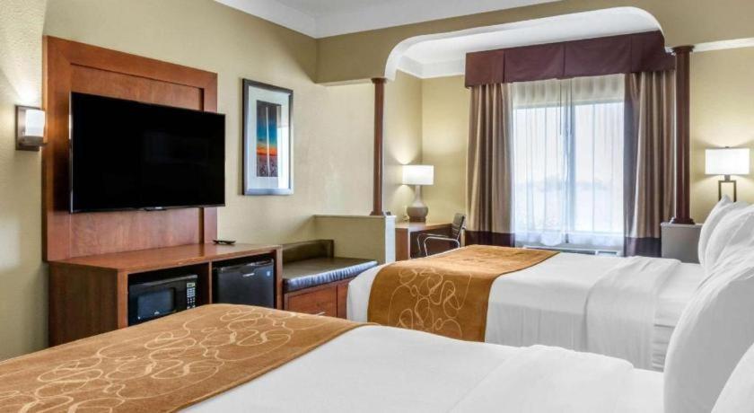 Comfort Suites Plainview Екстериор снимка