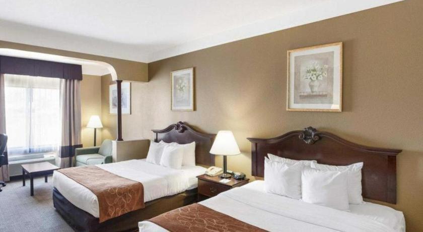 Comfort Suites Plainview Екстериор снимка