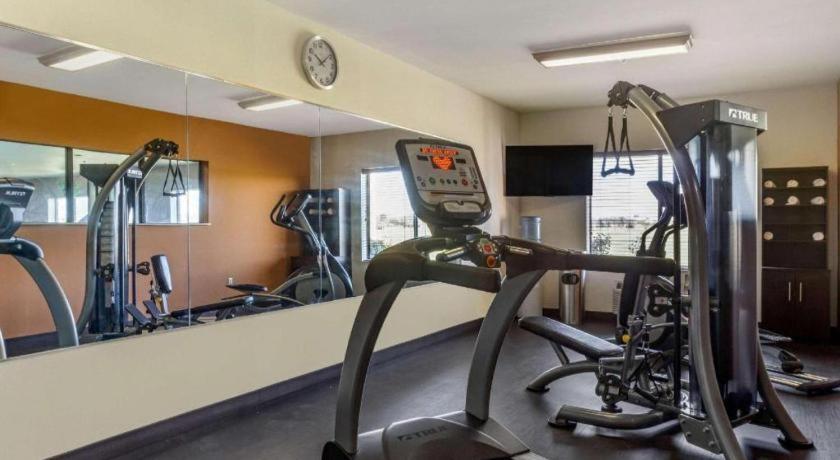 Comfort Suites Plainview Екстериор снимка