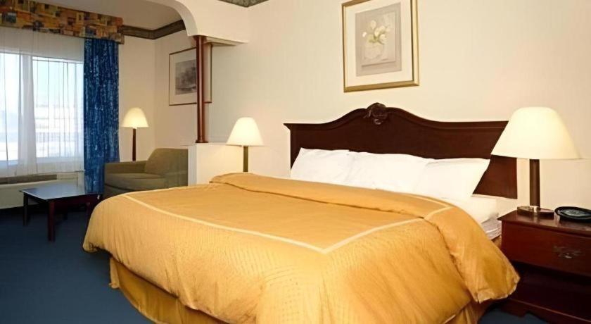 Comfort Suites Plainview Екстериор снимка