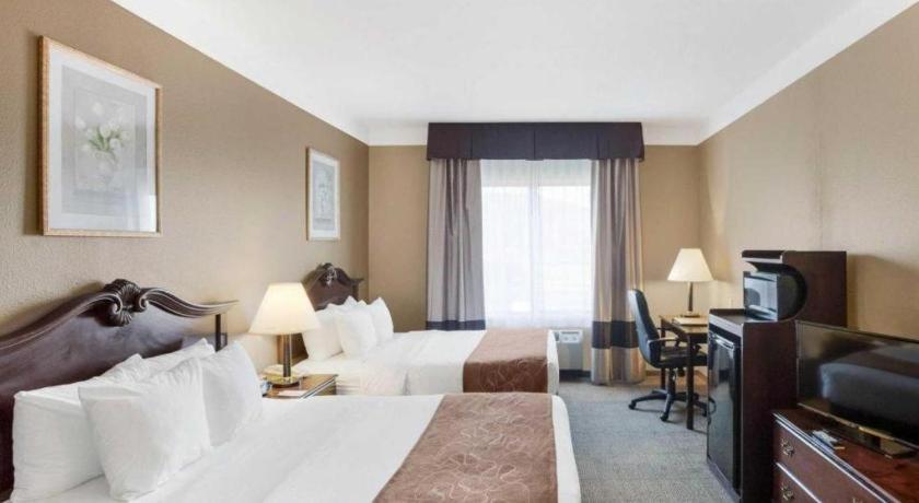 Comfort Suites Plainview Екстериор снимка